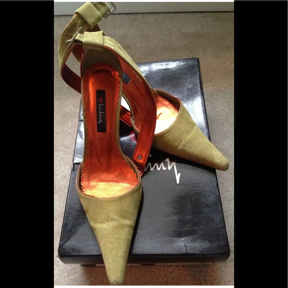 Green suede/Orange piped pointed toe shoes
